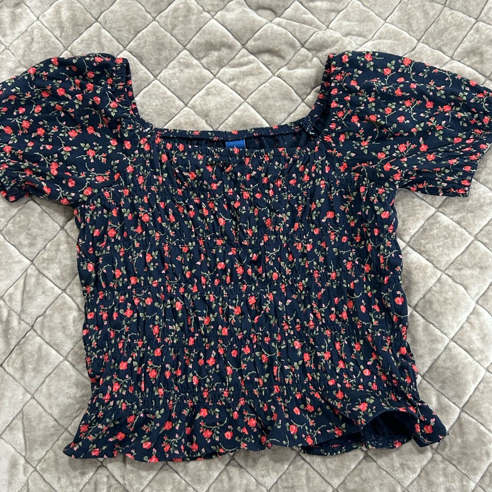 Old Navy Navy and Red Floral top